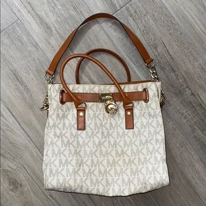 Michael Kors Large Tote bag with MK logo design